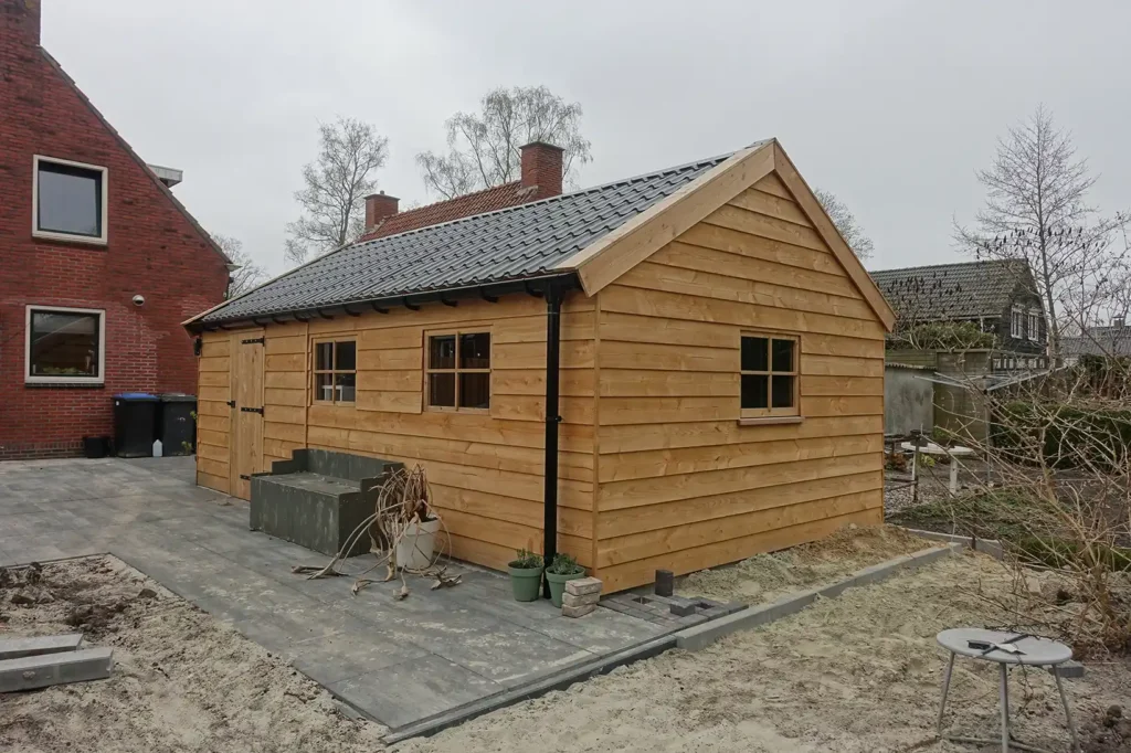 Ruime garage met zadeldak