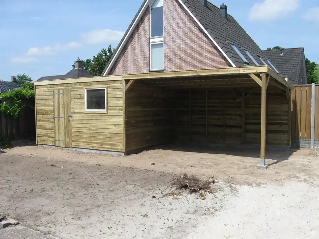 Tuinschuur met overkapping vuren rabathout