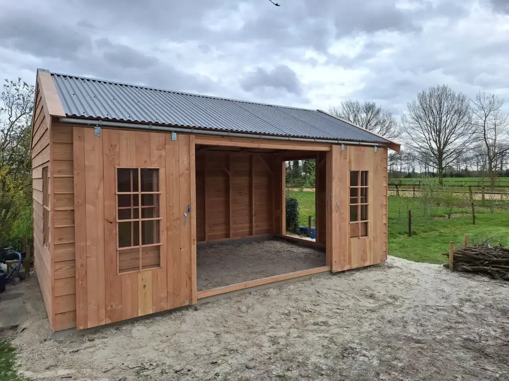 Luxe tuinhuis met zadeldak 3